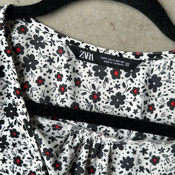 ZARA floral print wrap crop top - Picture 2 of 5